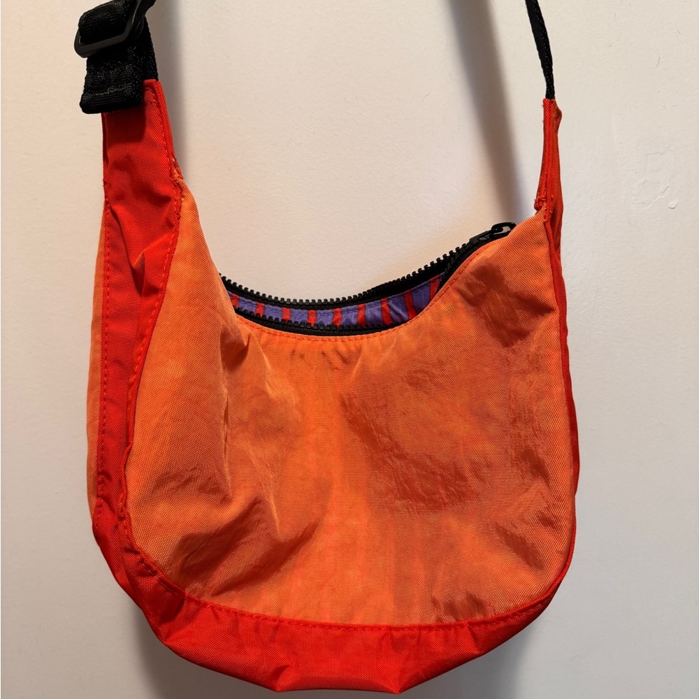Baggu Small Nylon Crescent Bag DEAD STOCK- Poppy Mix - Picture 2 of 7